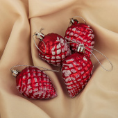 Набор игрушек елочных пластик 4 шт, 5 см, "Шишка с инеем", красный 3276678