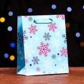 Пакет подарочный 11,5*14,5*6 ламинированный Разноцветные снежинки