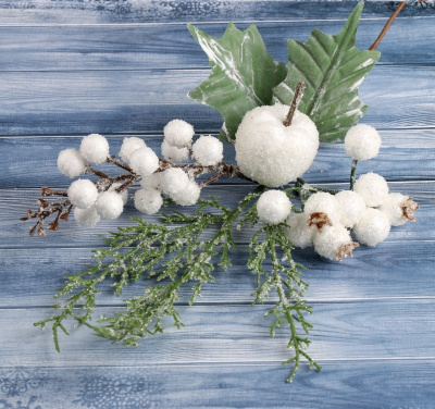 Декор "Зимнее чудо" яблочко ягоды зелень 30см 4301733