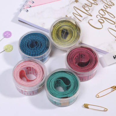 Набор швейный Сантиметровая лента 1,5м пластик футляр МИКС 600405