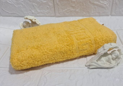 Полотенце махровое 100х150 бледно-желтый Полотенце махровое 100х150 бледно-желтый